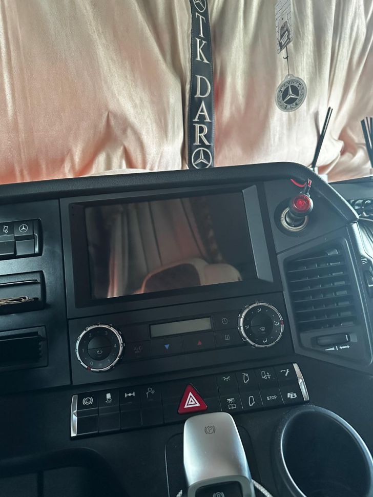 Штатная магнитола Teyes CC3L 4/64 Mercedes-Benz Actros (2011-2023)