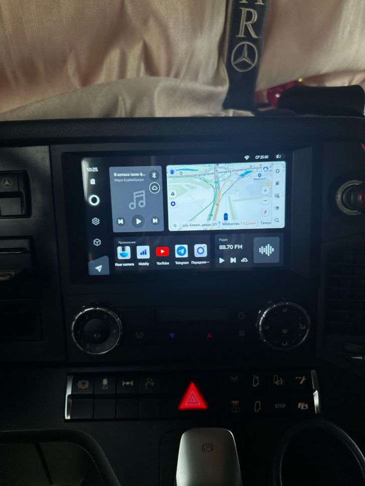 Штатная магнитола Teyes CC3 4/32 Mercedes-Benz Actros (2011-2023)