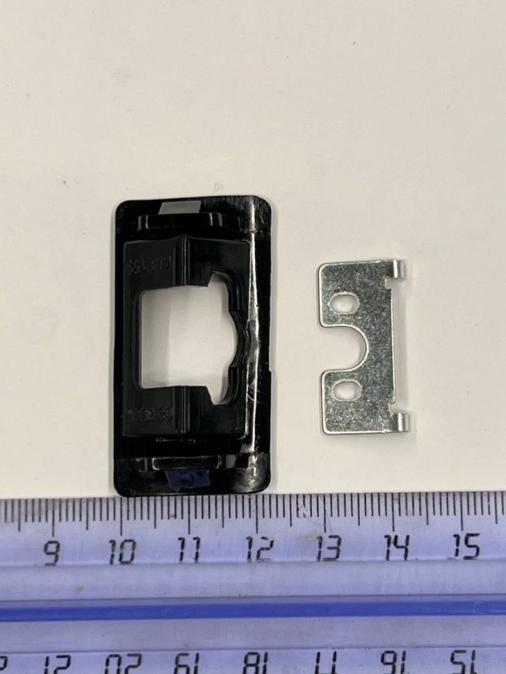 Адаптер под заднюю камеру в штатную заглушку Toyota Camry 2008