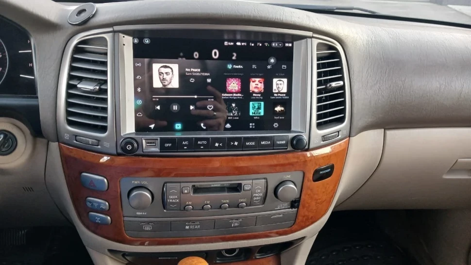 Штатная магнитола Teyes CC3 2K 4/32 Toyota Land Cruiser 100 (2002-2007) F2 Тип-C